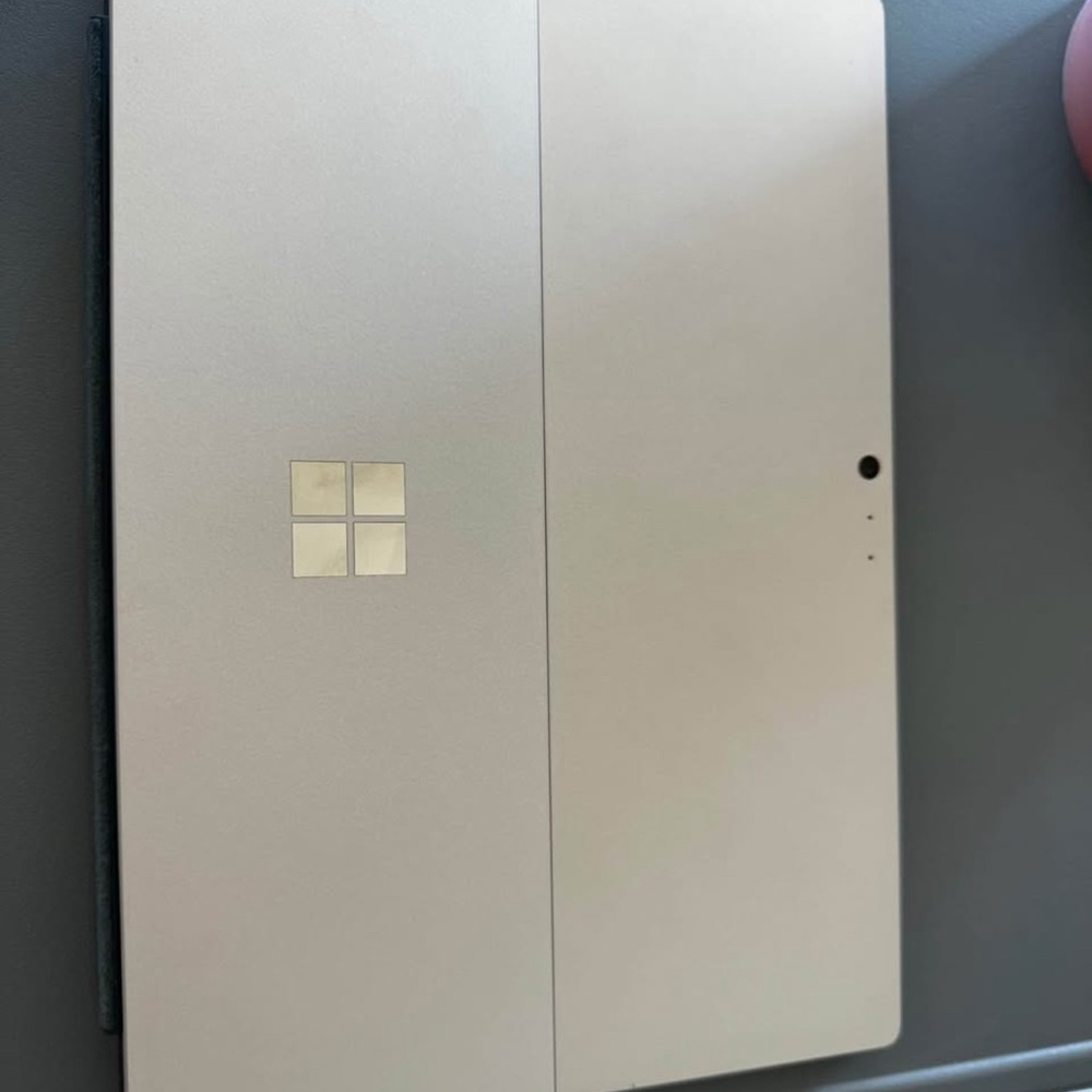 Microsoft Surface Pro - Picture 2 of 9